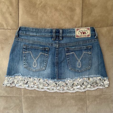 Trashy Y2K 2000s Light Wash Denim Mini Skirt With Silver Sequence Lace Trim #v2k #2kfashion #2000s #2000sfashion #Skirt #denim #depop #summer #summer2023 #denimskirt Lace Jean Skirt, Denim Lace Skirt, Jean Skirt With Lace, Diy Denim Mini Skirt, Y2k Mini Denim Skirt, Cutsey Outfits, 2000 Skirt, Diy Mini Skirt, Demi Skirt