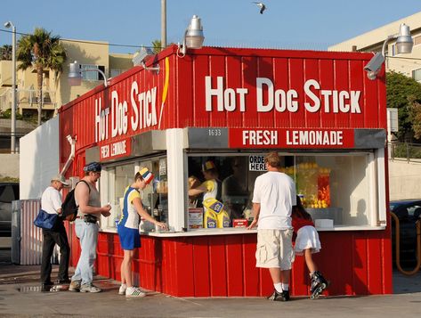 Hot Dog on a Stick is purchased from bankruptcy for $12.2 million Hot Dog Stand Aesthetic, Cafe 50s, Isometric Town, Hot Dog On A Stick, Kebab Shop, Waffle Pizza, Making Hot Dogs, American Cafe, Bbq Bar