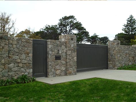 Products - Hillview Quarries Stone Fence Wall Design, Stone Fencing Ideas, Iron And Stone Fence, Modern Stone Wall Outdoor, Private Fences Privacy Walls, Stone Fences Ideas, Stone Wall Outdoor Fence, Stone Fence Wall, Stone Fence Design