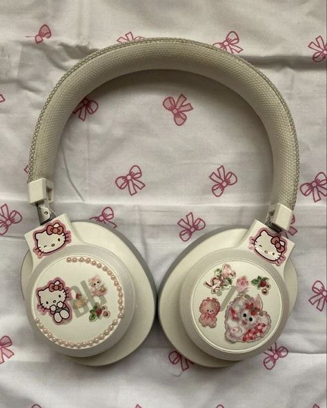 Coquette Headphones, Headphone Deco, Headset Aesthetic, Kitty Headphones, Hello Kitty Headphones, Headphone Decoration, Aesthetic Headphones, Jbl Headphones, Cute Headphones