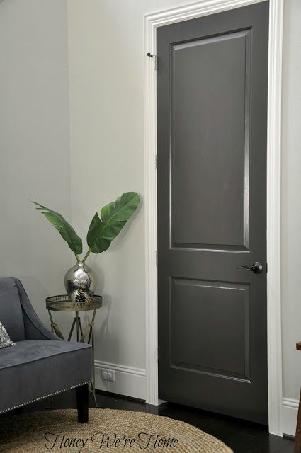 Kylie M Interiors - How to Paint the Inside of Your Front Door (and why you should) Black Fox Sherwin Williams, Painting Interior Doors Black, Pintu Interior, Kendall Charcoal, Dark Doors, Painted Interior Doors, Black Interior Doors, Grey Doors, Black Fox