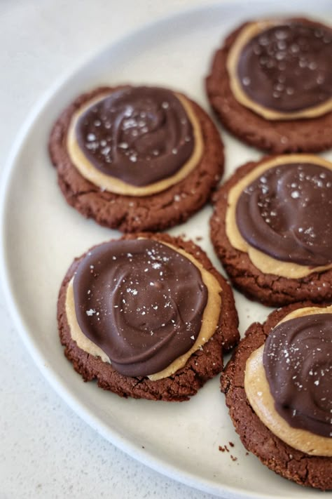 Vegan Buckeye Cookies (Crumbl Copycat, Gluten-free) Yeast Allergy, Vegan Sticky Buns, Buckeye Brownie Cookies, Vegetarian Dessert Recipes, Cookies Crumbl, Buckeye Brownies, Whole Food Desserts, Healthy Biscuits, Peanut Butter Buckeyes