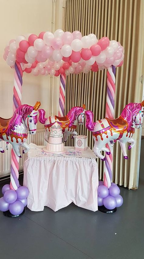 Who loves a #unicornballoon? www.cardiffballoons.co.uk can make a range of #balloondesigns with our unicorn balloons, you won't be dissapointed! Balloon Carousel, Carousel Theme, Unicorn Balloons, Baby Party Decorations, Neon Birthday Party, Unicorn Balloon, Carousel Birthday, Unicorn Themed Birthday Party, Neon Birthday