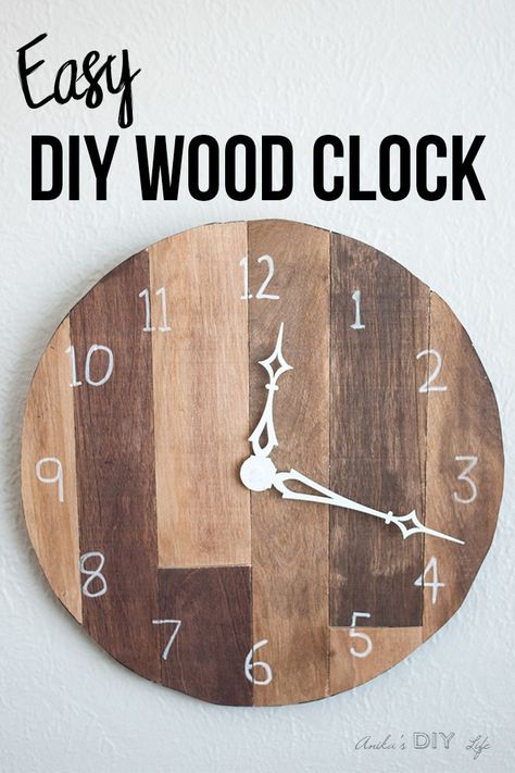 Love this! Learn how to make this easy DIY wood clock for the wall. This is such a great idea using scrap wood and look like a pallet wood wall clock. Full step by step tutorial for this wood wall clock project!  #anikasdiylife Wall Clock Kits, Make A Clock, Diy Wood Wall, Diy Wand, Diy Wall Clock, Wood Pallet Wall, Diy Clock Wall, Wood Clock, Diy Holz