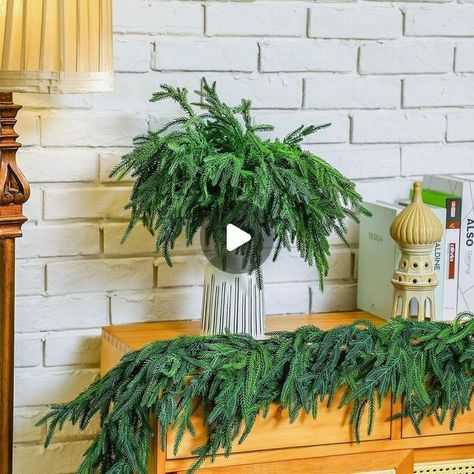 Natal Natural, Navidad Natural, Christmas Branches, Branches Diy, Faux Christmas, Norfolk Pine, Outdoor Home Decor, Pine Branches, Diy Christmas Decorations