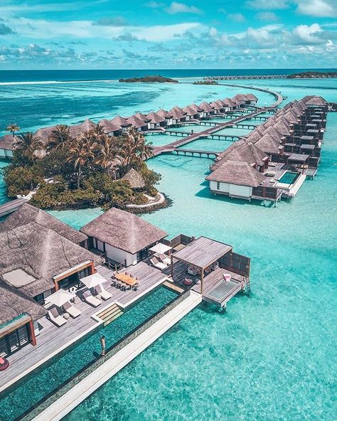 #money #finances #managingdebt #getoutofdebt #financiallyfree #creditcards #wealth #travel Unique Honeymoon Destinations, جزر المالديف, Maldives Honeymoon, Honeymoon Vacations, Water Villa, Maldives Travel, Dream Vacations Destinations, Dream Travel Destinations, Honeymoon Destinations