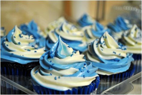 Blue Velvet Cupcakes, Baby Shower Cupcakes For Boy, Blue Cake Pops, Blue Sweets, Baby Shower Desserts Boy, Blue Velvet Cakes, Blue Frosting, Cupcakes For Boys, Cupcakes With Cream Cheese Frosting