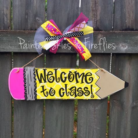 Pencil Sign, Pencil Door Hanger, Montessori Crafts, Teacher Door Hanger, Welcome To Class, Classroom Welcome, File Decoration Ideas, School Board Decoration, Teacher Door