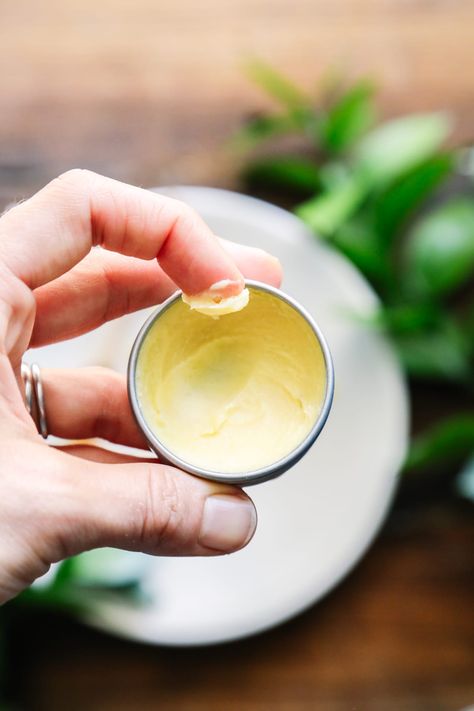 Cooling Honey Lip Balm - Live Simply Lip Balm Photography, Balm Photography, Easy Lip Balm, Lanolin Lip Balm, Beeswax Recipes, Lip Balm Recipe, Diy Honey, Honey Lip Balm, Honey Beauty