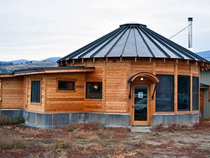 Wood Yurt Home, Permanent Yurt Home, Round Houses Architecture, Octagon Porch, Yurt Living Interior Design, Round House Design, Wood Yurt, Yurt Floor Plans, Wooden Yurts