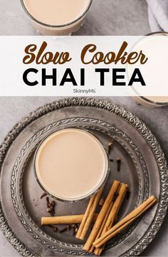 Crockpot Chai Tea, Slow Cooker Drinks, Crockpot Drinks, Chai Latte Recipe, Chai Tea Recipe, Spicy Drinks, Cozy Drinks, Crock Pot Recipes, Cocktails Bar