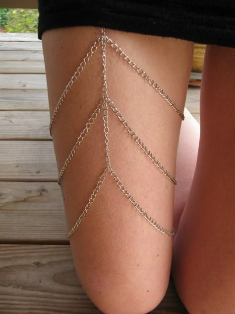 Jóias Body Chains, Leg Jewelry, Thigh Belt, Thigh Chain, Leg Chain, Body Chains, Diy Wire Jewelry, Layered Chains, Handmade Wire Jewelry