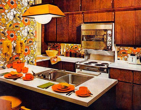 Kitchen Colors of the 50's, 60's and 70's | expolounge.blogs… | Flickr 60s Kitchen, 1960s Kitchen, 70s Kitchen, 1970s Kitchen, 70s Interior, Kitchen Retro, Walnut Kitchen, 70s Home, 70s Decor