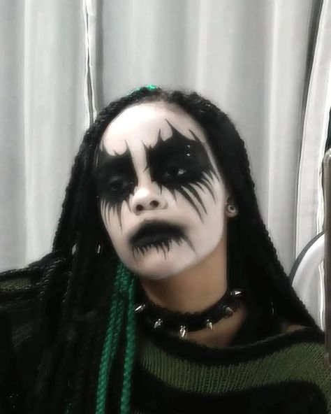 Corpse Paint Makeup Ideas, Corpse Paint Men, Corps Makeup, Metal Head Makeup, Corpse Paint Ideas, Corpse Paint Black Metal, Corpse Makeup, Metalhead Makeup, Cute Clown Makeup