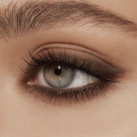 Cocoa Satin Kajal Liner – Victoria Beckham Beauty Born Book, Kajal Liner, Victoria Beckham Beauty, Maquillage On Fleek, Bentuk Alis, Summer Eyes, Kajal Eyeliner, Smink Inspiration, Lash Mascara