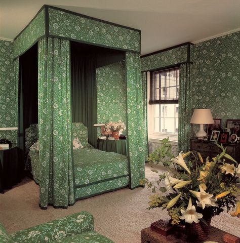 Why the Canopy Bed Is Here to Stay | Architectural Digest Canape Bed, Rose Bedroom, The Colony Hotel, Cabana Magazine, David Hicks, Four Poster Bed, Girl’s Room, Four Poster, Space Room