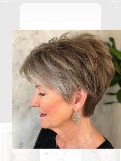 Kris Jenner Hair, Short Straight Bob Hairstyles, Jenner Hair, Stacked Hair, Hairstyles 2024, Haircut Short, Grey Hair Styles For Women, Choppy Hair, Natural Gray Hair