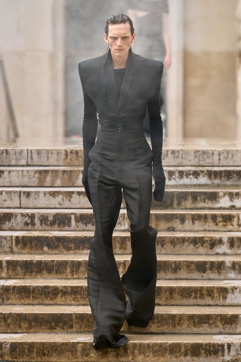 Rick Owens Runway, Lord Of Darkness, Rick Owens Menswear, Backyard Gardens, 2024 Menswear, Denim Projects, Menswear Fashion Show, Menswear Fashion, Leather Sleeve