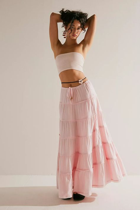 Summer Outfits 2024, Beach Styles, Beach Clothing, Skirts Long, Hippie Style Clothing, Pleated Long Skirt, Tiered Maxi Skirt, Crop Top Casual, Free People Skirt