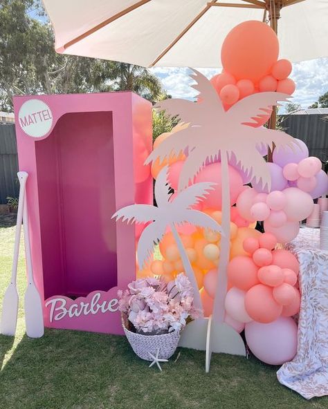 KIDS CO PARTY AND EVENT STYLIST PERTH on Instagram: "The party prop box is alway a win for the kids. 💅🏼🌸 this Barbie Beach Club has been my favour colour scheme 💁🏼‍♀️💕🏝 . Balloon colours -Matte pastel Pink -Matte pastel Purple -Blush -Standard Pink -Coral . Styling, concept and props @kidsco__ Florals @kidsco__ Cookies @sugarmummacookies.co Cake and desserts @sillysugarbysuji Waterslide Castle @thewhitecastleco Entertainment @gseperth . #barbie #barbiebeachparty #sweetsassyandseven #gi Barbie Pool Party Decorations, Barbie Beach Party Ideas, Boho Barbie Party, Pink Beach Birthday Party, Pastel Beach Party, Barbie Pool Party Cake, Barbie Malibu Birthday Party Decorations, Malibu Barbie Cake, Beach Barbie Birthday Party