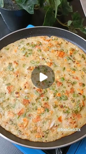 Respei Adda on Instagram: "Quick & Different Chilla Recipe
Besan Chilla, Breakfast recipe

Ingredients:-

½ Cup Besan
½ Cup Suji
1/4 Cup Chopped Onion
¼ Cup Chopped Tomato
¼ Cup Chopped Capsicum
¼ Cup Chopped Carrots
1 Tsp Chopped Ginger
1 Tsp Chopped Green Chillies
1 Tsp Chilli Flakes
½ Tsp Black pepper powder
Salt to taste
¼ Tsp Ajwain
Hara Dhaniya
2 Cups Water

For Chutney

Hara Dhaniya
2 Green Chillies
1/2 Tsp Jeera
3 Garlic Cloves
1 Inch adrak
¼ Cup Roasted Chana
2 Tsp Dahi
Salt to taste

#explorepage
#besanchilla #Breakfast #quickrecipes #easyrecipes #recipevideo #recipevideos #recipecreator #viralvideos #trendingrecipes #trendingreels #homemade #breakfastrecipes #kidsrecipes #tiffinboxrecipes #lunchbox #chilla #sujichilla #ravachilla #foodbloggers #mumbaifoodbloggers #indianfoodblog Suji Chilla Recipe, Suji Ka Chila Recipe, Chilla Recipe Besan, Suji Recipes Indian, Quick Breakfast Ideas Indian, Chola Recipe, Besan Recipe, Besan Chilla Recipe, Besan Chilla