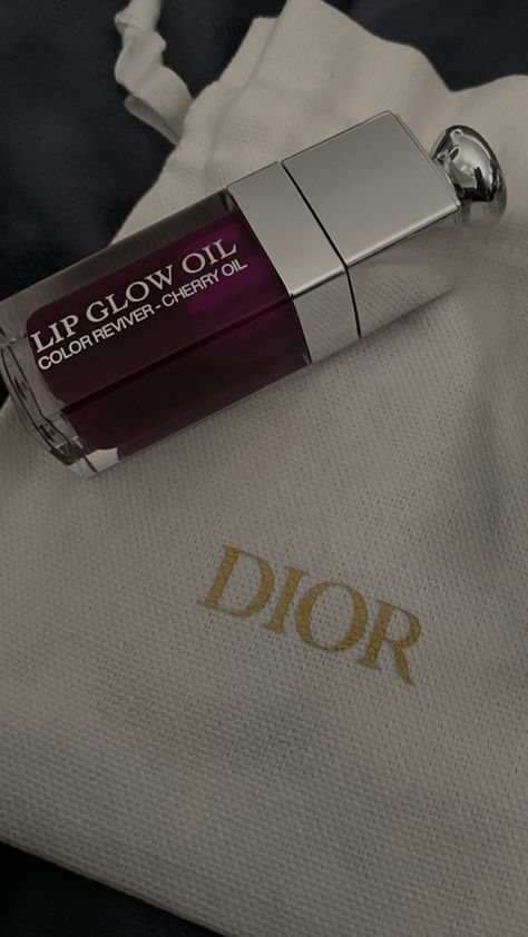 Dior Lip Oil Aesthetic, Lip Oil Aesthetic, Makeup Gift Ideas, Oil Aesthetic, Dior Lip Glow Oil, Dior Lip Oil, Dior Lipgloss, Lip Glow Oil, Dior Lip