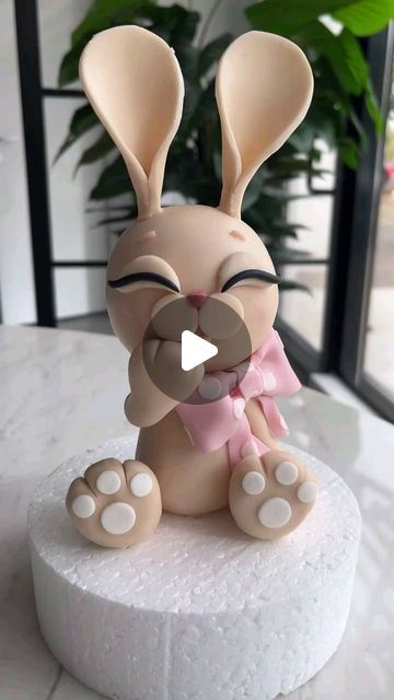 Cakes Cupcakes Macarons with Natalia Dalehaug on Instagram: "Cute fondant bunny by @irenasan 🐰  Perfect as a cake topper for a kids birthday cake 🎉🎁🎂  #fondanttoppers #fondantbunny #birthdaycakes #kidsbirthdaycake" Bunny Fondant Topper, Gumpaste Animals, Bunny Fondant, Ukrasavanje Torti, Chocolate Toppers, Bunny Birthday Cake, Fondant Figurines, Kids Cake Toppers, Kids Birthday Cake