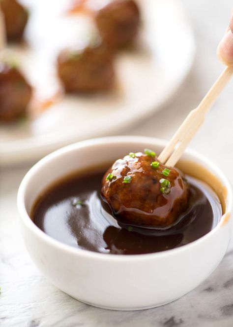 Plump, juicy and soft, these Party Cocktail Meatballs are baked and served with a fabulous Sweet & Sour Dipping Sauce that's super quick to make. Great make ahead for parties! www.recipetineats.com Dip For Meatballs, Best Dipping Sauces, Homemade Sweet And Sour Sauce, Tin Eats, Spring Roll Sauce, Spicy Almonds, Dipping Sauces For Chicken, Basting Sauce, Cocktail Meatballs