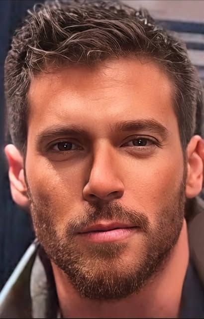 Can Yaman Ozge Gurel, Cam Yaman, Tim Tebow, Turkish Men, Can Sanem, Manly Men, Dad Bod, Men Faces, Man Bun