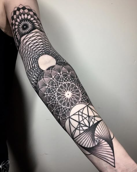 sacred g totem- thanks Kyle  #worldfamousink G Tattoos, Tatoo 3d, 42 Tattoo, Geometric Sleeve Tattoo, Full Sleeve Tattoo Design, Sacred Geometry Tattoo, Geometry Tattoo, Muster Tattoos, 4 Tattoo