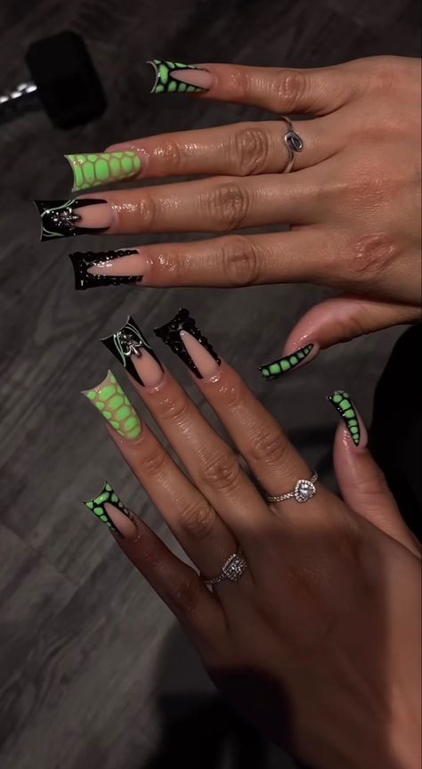 Full Croc Nails, Neon Green And Silver Nails, Croc Print Duck Nails, Like Green And Black Nails, Acrylic Nails Designs Unique, Green And Black Nails Acrylic, Green Duck Nails, Nails Designs Unique, Nails Croc Print