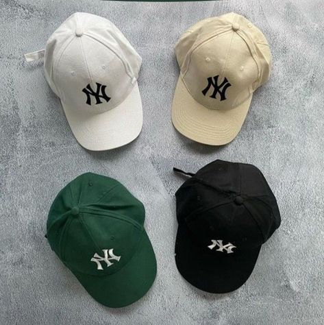 Yankee Hat, New York Yankee Hat, Yankees Cap, Yankees Hat, Hat Aesthetic, Girly Accessories, New Era Cap, Baseball Caps, New York Yankees