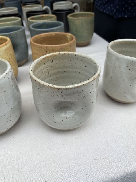 Pottery Tumblers, Cute Ceramics, Throwing Clay, Bowl Ideas, Ceramic Cutlery, Sun Burn, Pottery Inspo, Cerámica Ideas, Eco Friendly Decor