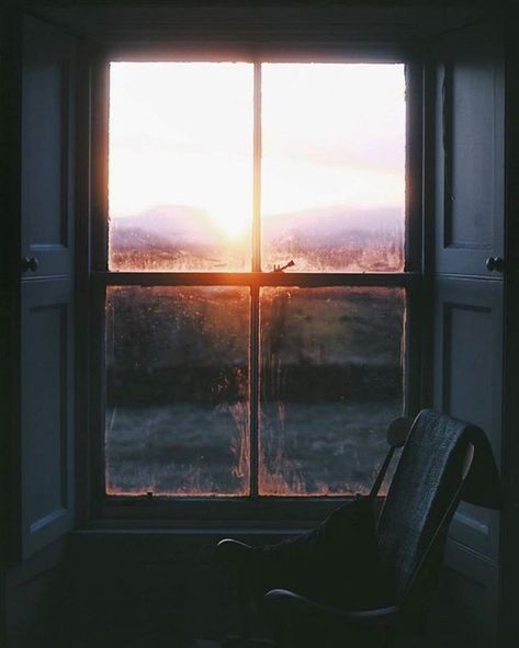 Sunrise with a view framed by the window... Through A Window, Fotografi Vintage, Window View, To Infinity And Beyond, Through The Window, Light And Shadow, 그림 그리기, Photography Inspiration, Ramen