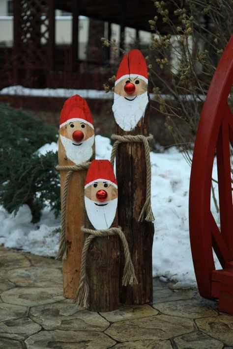 Garden Decoration Ideas By Using Branches and Logs Diy Christmas Yard Decorations, Christmas Centerpieces Cheap, Fall Yard Decor, Christmas Diy Wood, Garden Decoration Ideas, Log Candles, Wooden Christmas Crafts, Noel Diy, Christmas Yard Decorations