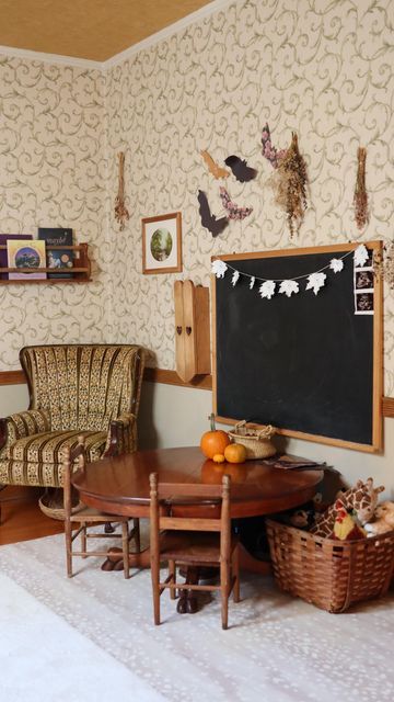 Small Play Room Kid, Playroom For Small Spaces, Grandma Playroom Ideas, Small Playroom Corner Ideas, Vintage Playroom Decor, Play Room Ideas For Home, Whimsical Playroom Ideas, Pretend Play Playroom, Cottage Core Playroom