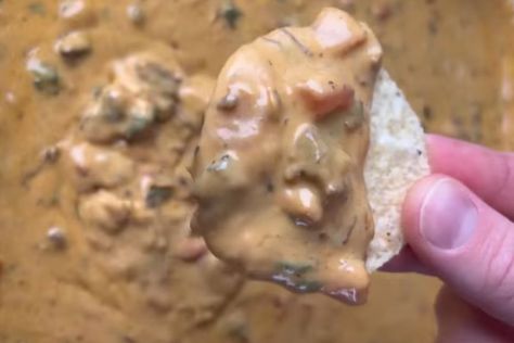 Smoked Brisket Queso Dip, Brisket Queso Recipes, Smoked Brisket Queso, Brisket Dip Recipes, Brisket Dip, Brisket Queso, Sunday Funday Food, Chili Con Queso Recipe, Velveeta Queso