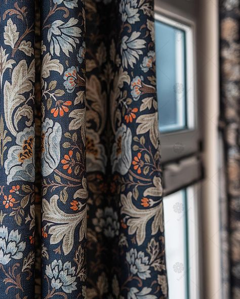 Hallway Curtains Entryway, Victorian Style Curtains, Dark Academia Curtains Living Room, Bedroom With Dark Curtains, Victorian Curtains Ideas, Eclectic Classic Living Room, Curtains For Dark Blue Walls, Traditional Living Room Curtains, Curtain Fabric Texture Patterns