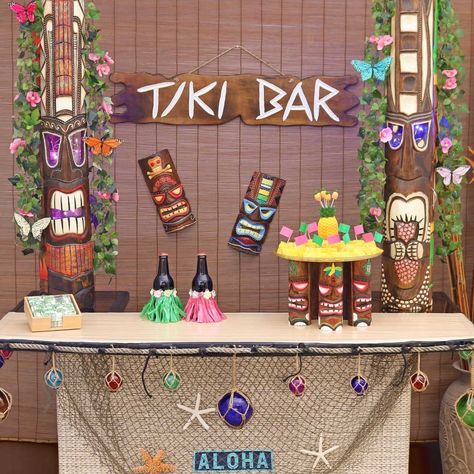 Totally Tiki Time Bar Luau Drinks, Bartending Ideas, Tikki Bar, Tiki Bar Signs, Outdoor Bars, Tiki Bars, Tiki Bar Decor, Tiki Totem, Pineapple Parties