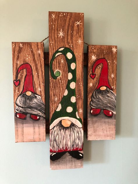 Gnomes Crafts Wood Diy, Wood Gnomes Christmas, Gnomes Crafts Wood, Christmas Deer Printables Free, How To Paint A Gnome On Wood, Christmas Painting Ideas Gnome, Christmas Gnome Painting, Painted Gnomes On Wood, Painting A Gnome On Wood