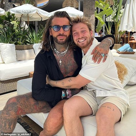 For years they were relegated to making TikTok videos and small reality TV stints… but now that they’re older and wiser, Sam Thompson and Pete Wicks are ready to take on a more serious role – and they have some very strong words for anyone who doubts that. The best friends have built a new […] Sam Thompson, Pete Wicks, Duncan James, Chloe Sims, Phillip Schofield, Sharon Osbourne, Made In Chelsea, Tour Bus, Strong Words