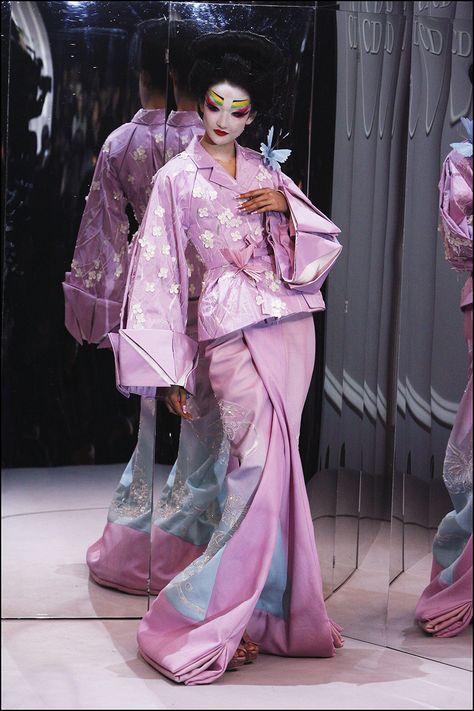 V&A Kimono Review – Sartorial Abundance and Sketchy History | Frieze Moda Kimono, Galliano Dior, Modern Kimono, Mode Kimono, Collection Couture, Kimono Design, Traditional Kimono, Cultural Appropriation, Western Style Outfits