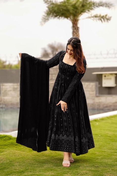 PRODUCT DETAILS: MATERIAL:Georgette Length: Ankle Length Sleeve type: Full Sleeve Neck style: Square Neck Style: Anarkali Kurta Style Material type: Georgette#indianfashion#ethnic #suitstyle #suitsforwomen #suitsets #anarkali #stylish . Black Anarkali Dress, Mirror Work Anarkali, Black Salsa, Latest Traditional Dresses, Kurta With Dupatta, Partywear Suits, Georgette Kurta, Embroidery Kurta, Engagement Look