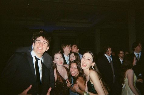 Prom Posts On Instagram, Prom Night Photos, Aesthetic Prom Pictures Vintage, Junior Prom Aesthetic, Vintage Prom Photos, Prom Film Pictures, Disposable Camera Prom, Prom Fotos Ideas, Digital Camera Prom Photos