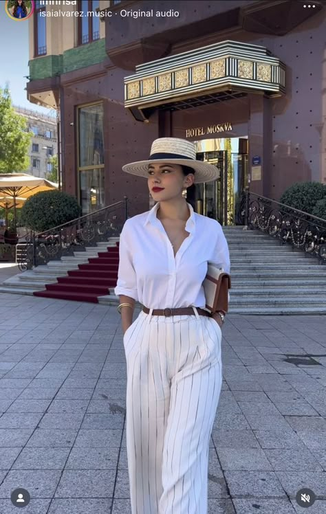 Summer Outfit 2024 Ideas, Italian Women Fashion Outfits, Wimbledon Outfit Women Classy, Yacht Outfit Women Classy, Italian Style Fashion Women, Italian Woman Style, Rome Outfits Summer, Rich Women Outfits, Outfits For The Summer