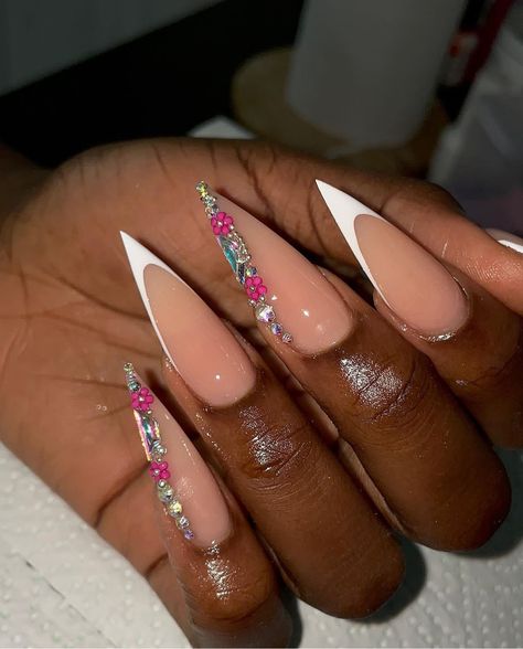 Stiletto Nail Designs 2024, Pink French Tip Stiletto Nails, Stiletto And Square Nails Together, Pink And White Stiletto Nails, Soft Stiletto Nails, Valentines Day Nails Stiletto, Fall Stilleto Nails, French Stiletto Nails Design, Stilettos Nails Designs