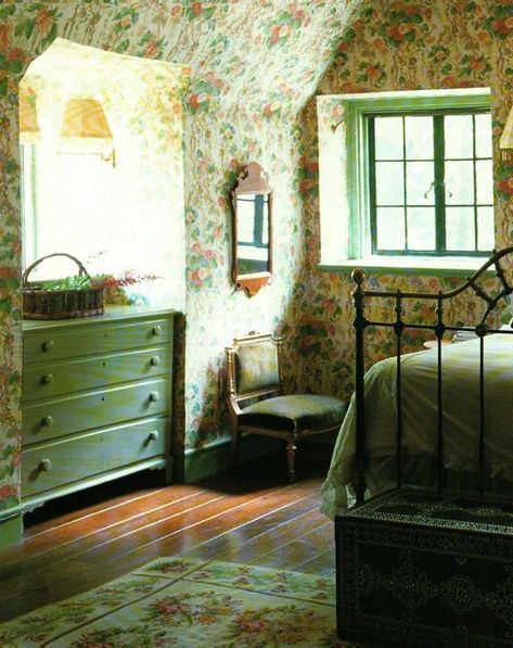 35 Charming Attic Bedrooms - The Glam Pad Dark Cottagecore Wallpaper, Country Cottage Bedroom, Country Bedroom Furniture, Vintage Inspired Bedroom, Green Bedroom Design, Cottagecore Bedroom, Cottagecore Wallpaper, Attic Bedrooms, Green Bedroom