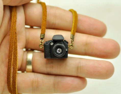 Canon 70D Camera miniature necklace by JnPol on Etsy, $15.00 Camera Jewelry, Miniature Camera, Camera Necklace, Tiny Camera, Canon 70d, Tiny Stuff, Miniature Stuff, Diy Doll Miniatures, Mini Doll House