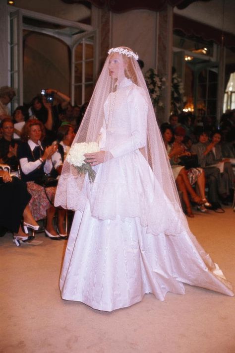 ♥Fall 74/75 Wedding Dresses Vogue, Chanel Wedding Dress, Dior Wedding Dresses, Haute Couture Wedding Dress, Vogue France, Most Beautiful Wedding, Most Beautiful Wedding Dresses, Laetitia Casta, Floral Wedding Dress