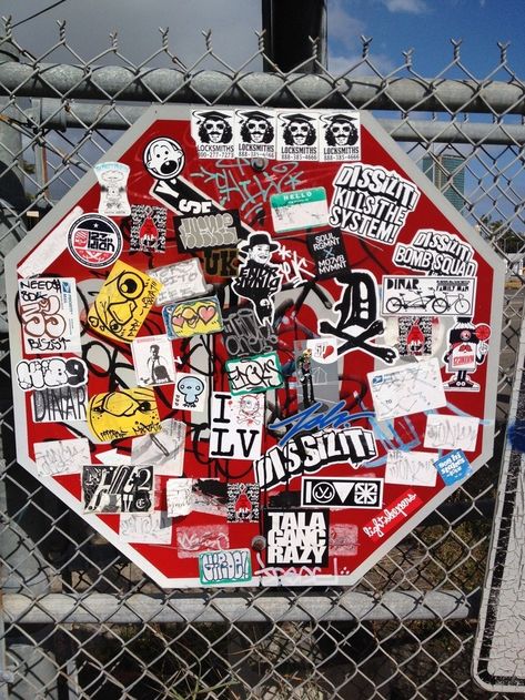 Stop Sign Graffiti, Graffiti Signage, Street Sign Art, Sign Installation, Sticker Inspo, Graffiti Tagging, Event Design Inspiration, Sticker Bomb, Stop Sign